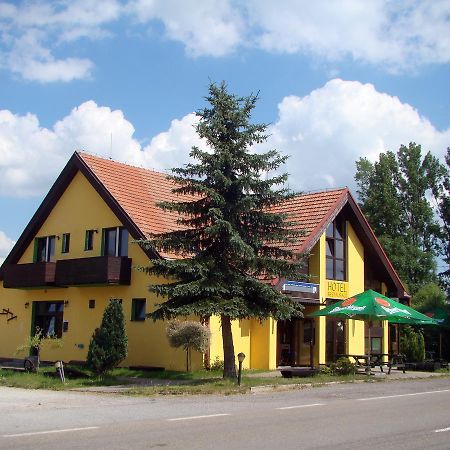 Restaurace Penzion Rafael Dlouhá Brtnice Kamer foto