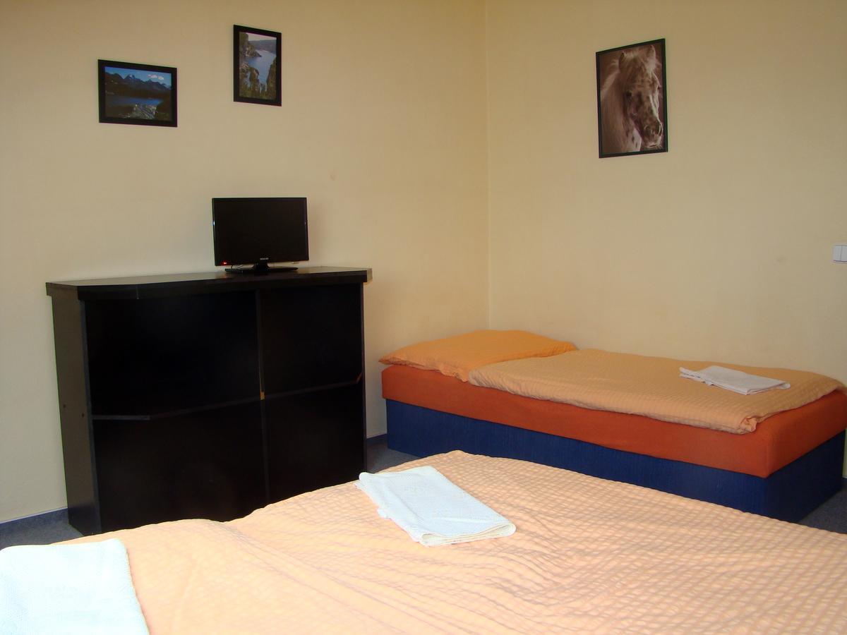Restaurace Penzion Rafael Dlouhá Brtnice Kamer foto